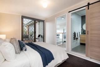 Dreamy Dromana Family Getaway - with Jacuzzi - Dromana - 1