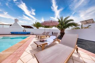 Casa Guayre - Private Pool, BBQ, Air-Con and Ping-Pong By Lanzarote Vacation Homes - 8
