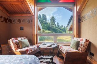 StayVista at Suroor with Central Heating in Tangmarg - Tangmarg - 2
