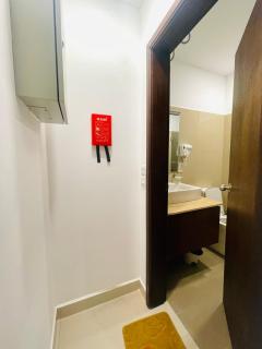 Ocean breeze Hotel Studio Negombo by Shane - 7