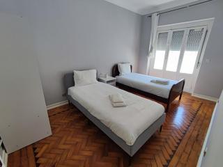 Lisbon traditional T2 with balcony in Damaia, Lisbon - Amadora - 2