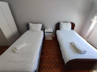 Lisbon traditional T2 with balcony in Damaia, Lisbon - Amadora - 1