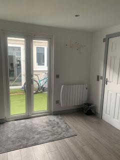 Cosy open plan Cabin in Dublin 11 suit 2 persons - Dublin - 3