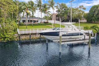 Waterfront Boat Dock and Guesthouse - North Palm Beach - 6