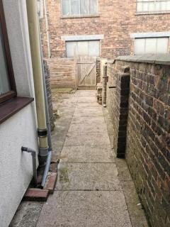 2 bedroom house, Tunstall, Stoke-on-Trent. - Stoke on Trent - 7