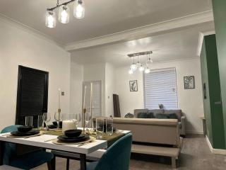 Amazing 2 Bedrooms House - Bridgend - 0