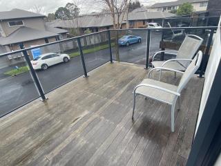 Hamilton Hospital Retreat - 2 Bedroom Townhouse Modern Warm Quiet - 1