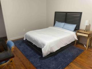 Frog Hollow Red Door Haven - 4