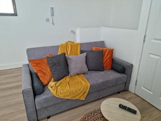 Central Watford Modern Apartment - Travellers & Contractors Welcomed - 8