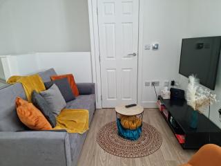 Central Watford Modern Apartment - Travellers & Contractors Welcomed - Watford - 6