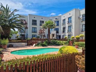 Seabreeze, sleeps 4, Central - Sea view - Gordonʼs Bay - 0