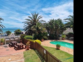 Seabreeze, sleeps 4, Central - Sea view - Gordonʼs Bay - 1