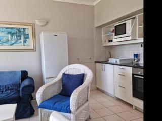 Seabreeze, sleeps 4, Central - Sea view - Gordonʼs Bay - 6