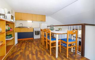 2 Bedroom Cozy Home In Porticcio - 5