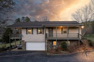 Riverbend Escape - Waterfront - Hot Tub - Game Room - Marble - 7