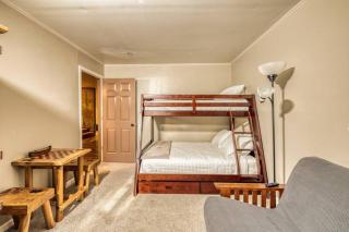 Riverbend Escape - Waterfront - Hot Tub - Game Room - Marble - 6