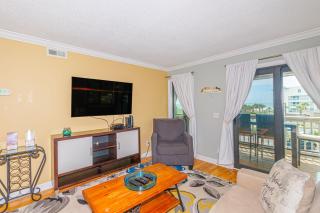 Immaculate 2 Bedroom Condo On The Golden Mile- Ocean Forest Villas A-317-Sleeps 4! - Myrtle Beach - 9