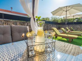 Holiday home Marcela with pool - Pridraga - 2
