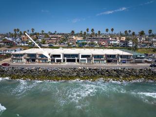 Water Front Spectacular Ocean View Large Balcony AC Pet Friendly - Oceanside - 8