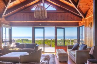 Upmarket, Spacious and Stunning Sea Views - 6