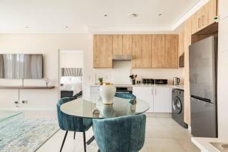 Luxurious Executive Gem in Sandton with Inverter. - 4