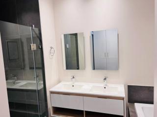 Luxurious Executive Gem in Sandton with Inverter. - 1