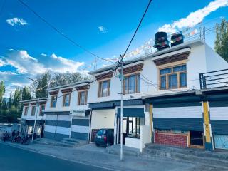 Kogluk Guest House - Leh - 1