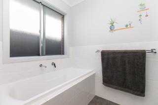 3bedroom Modern Home in Mt Barker, 8km to Hahndorf - Mount Barker - 2