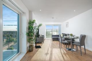 Skyvillion - London Skyview Apartments Overseeing River Thames by Woolwich Ferry, Near London Excel, O2 Arena, City Airport, Free WiFi & Free Onsite Parking, FANTASTIC RATES FOR LONGER STAYS - Londra - 4