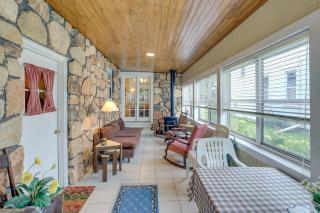 Historic Home with Sunroom - 5 Mi to Lambeau Field! - De Pere - 8