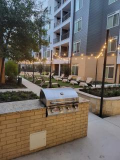 Downtown Apartment with Riverwalk views Free Parking Pet Friendly Centrally Located on the Riverwalk - 8