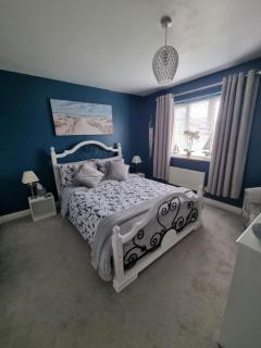 Dungarvon House B&B, Hot Tub, Garden, Summerhouse, Electric Vehicle Point , 3 Bedroom Options - Weston-super-Mare - 2