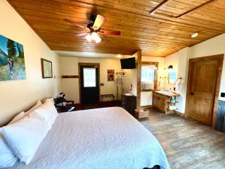 Glacier's Edge Cabins - Columbia Falls - 3