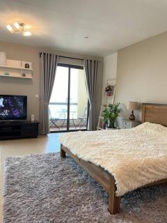 Sunset Oasis: Beachfront Studio - 2