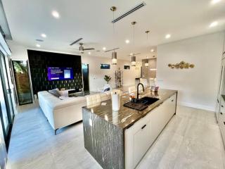 Botanical Oasis Home with 2 Pools - Fort Lauderdale - 6
