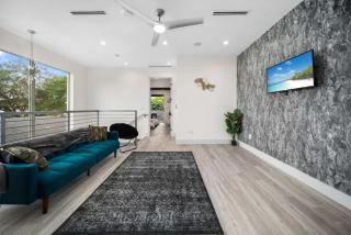 Luxury Home w 2 Pools near Beach - Fort Lauderdale - 3