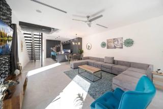 Las Olas Zen Home with Pool and Hot Tub Near Beach - Fort Lauderdale - 2