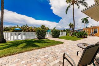 Poolfront Cottage Near Beach with Full Kitchen! - Fort Myers - 5