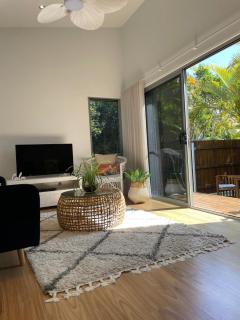 Marie's Byron Getaway - 2