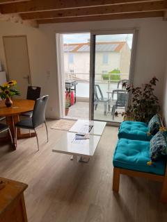 Gîte 2 terrasses - 4 Pers - Plus Lit d'appoint-Draps et Serviettes Optionnels non prévu dans le prix affiché - 4