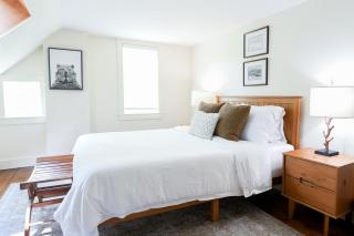 1820 House - VT Charm + Modern Comforts + Hot Tub - Stowe - 2