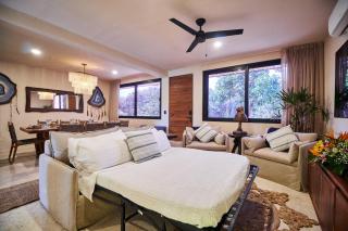 Spacious & Comfy Penthouse Oasis with Plunge Pool - 2