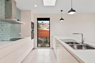 Lord Street Villa - Spacious Comfort & River Views - Hobart - 8