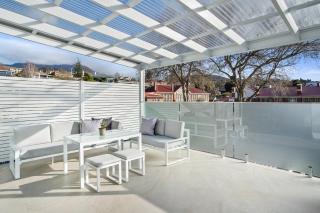 Lord Street Villa - Spacious Comfort & River Views - Hobart - 5