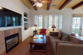 LV213 Single Story 2 Bedroom with a 2 Car Garage - La Quinta - 9