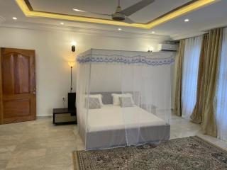 West Coast Villa - Limbe - 5