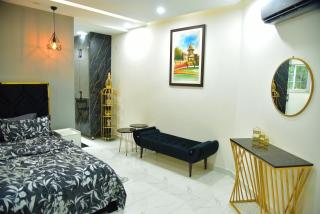 Chic Noir 1 Bedroom Apartment Gulberg - Lahore - 4