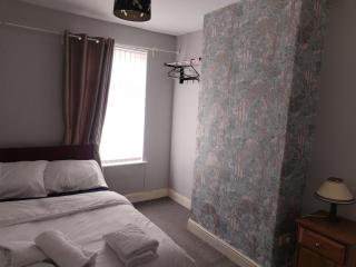Comfortable 4-Bed House in Hucknall Nottingham - Nottingham - 2