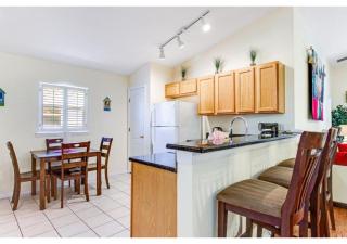 Penguins Retreat 5BR Pool Home Near Disney World - 5