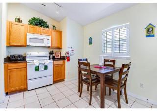 Penguins Retreat 5BR Pool Home Near Disney World - Davenport - 3